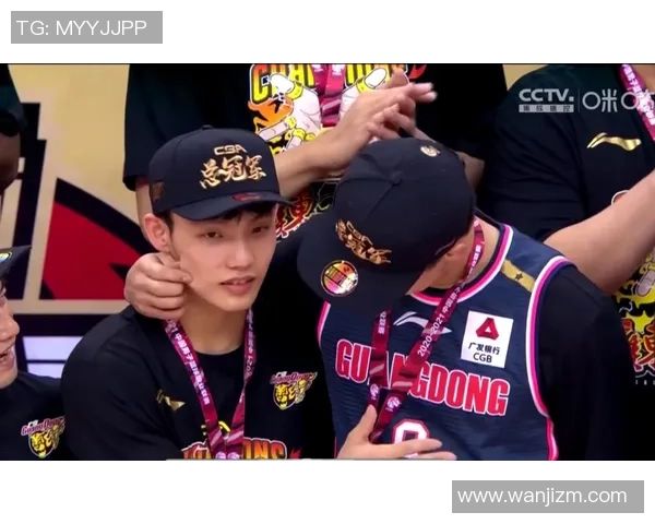 媒体人：杜锋和郭士强联系极好 但杜导不行能给郭导当助教